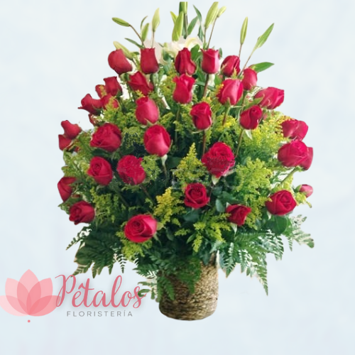Arreglo Floral 48 Rosas Rojas y 4 lirios